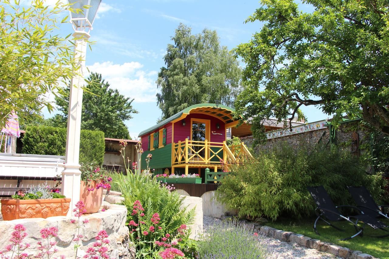 Roulotte La Dominique Bed & Breakfast Romery  Phòng bức ảnh
