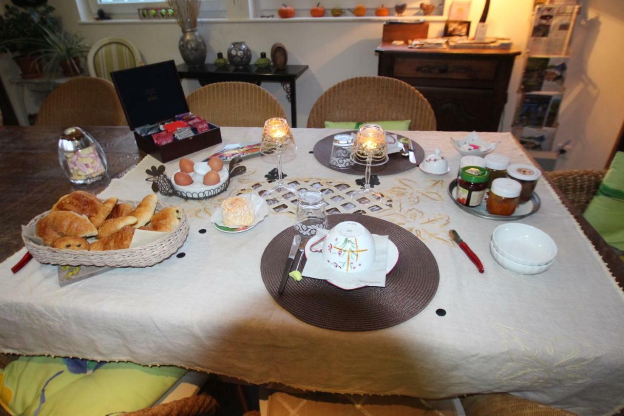 Roulotte La Dominique Bed & Breakfast Romery  Ngoại thất bức ảnh